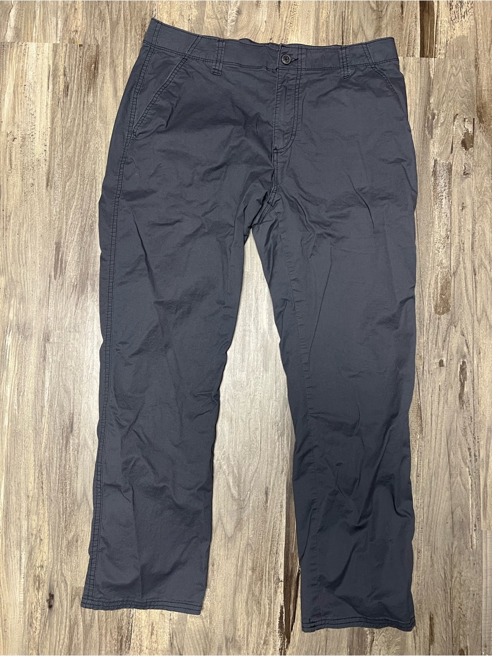 Denali Mens 34x30 Gray Travel Performance Pants Lightweight Stretch Chino